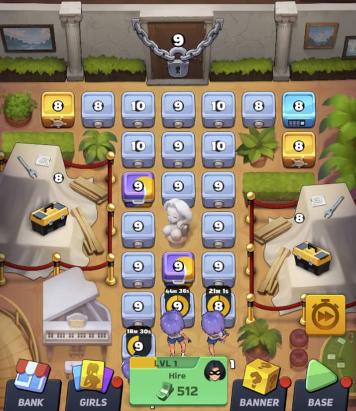 Ragazze che scassinano casseforti durante una rapina